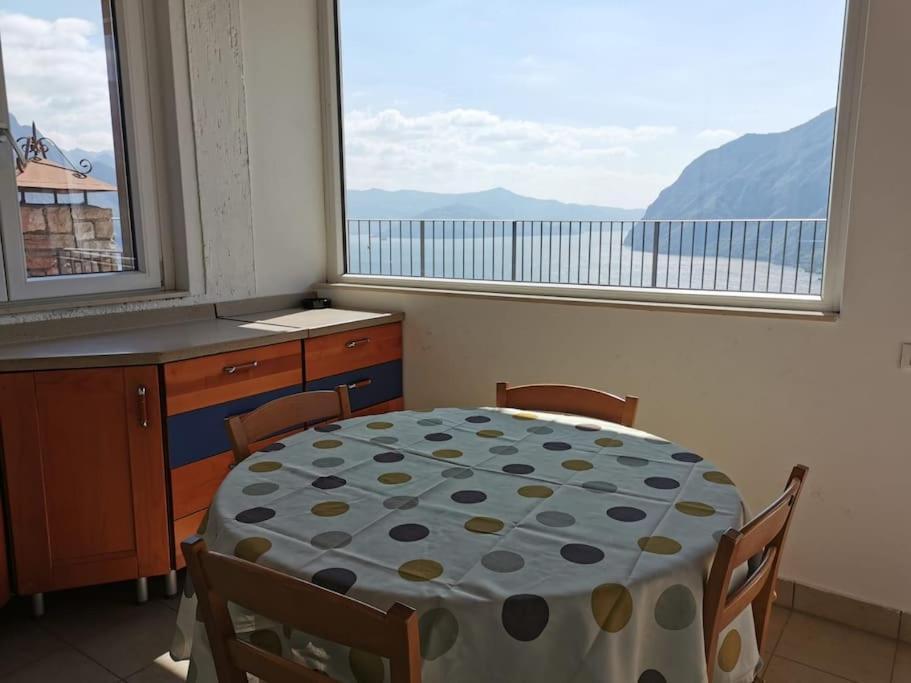 Patricia'S Apartment Riva di Solto Εξωτερικό φωτογραφία